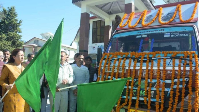 Rekha Arya flagged off vehicles of Vikas Bharat Sankalp Yatra