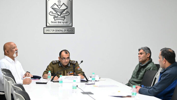 DGP reviews the work of Police Telecommunication Unit