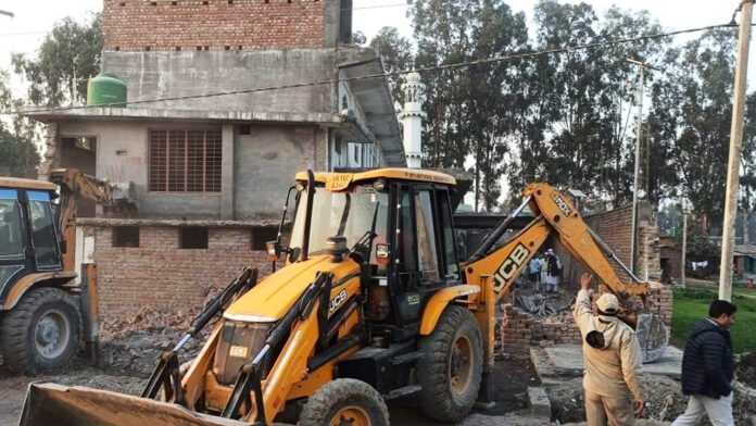 Encroachment removed from both sides of Shakti Nahar