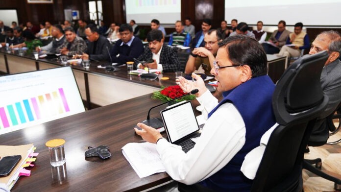 Chief Minister Dhami reviewed CM Helpline 1905