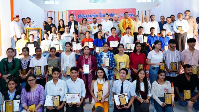 CM Dhami honored meritorious students