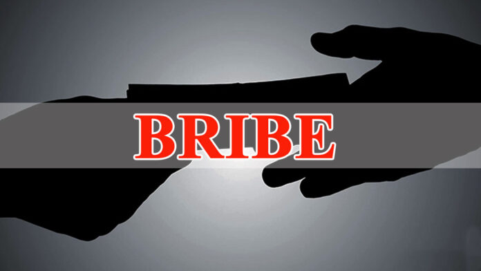 Kanungo caught red handed taking bribe