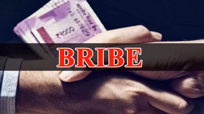 Health department official arrested taking bribe